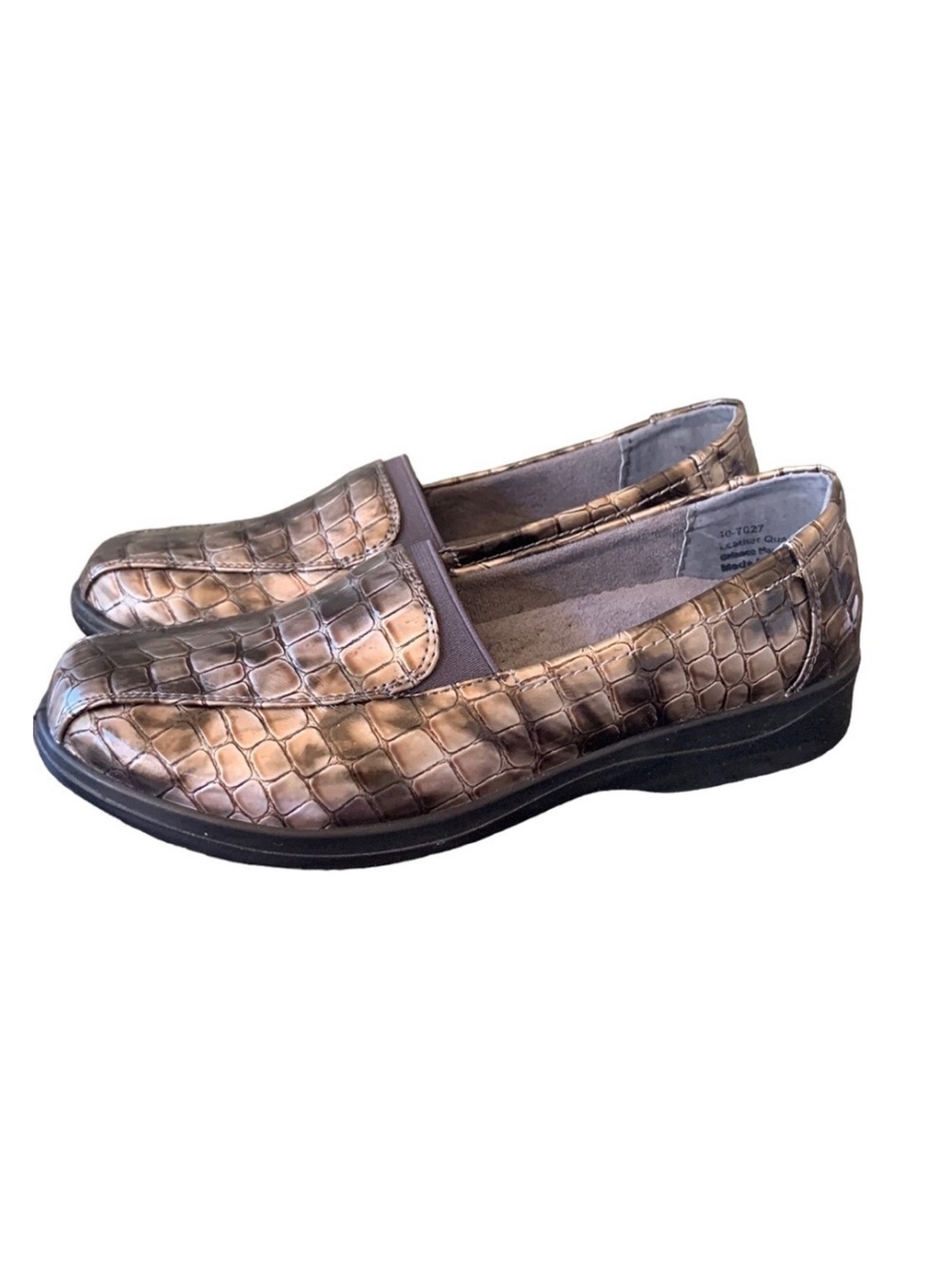 Easy Street Pewter Patent Leather Crocodile Gage Loafers‎ Size 8N NIB